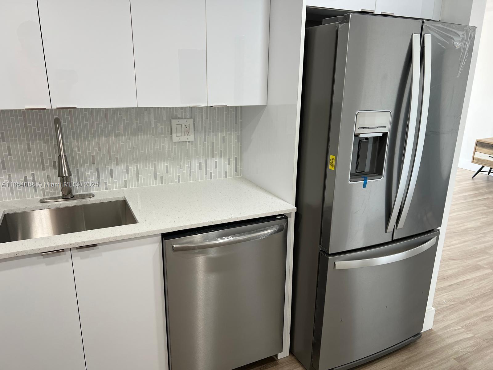 500 Bayview Dr 1120