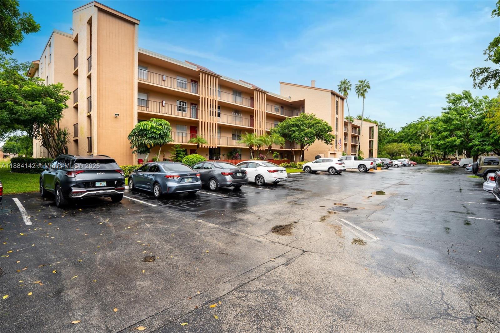 PALM LAKES CONDO - Residential