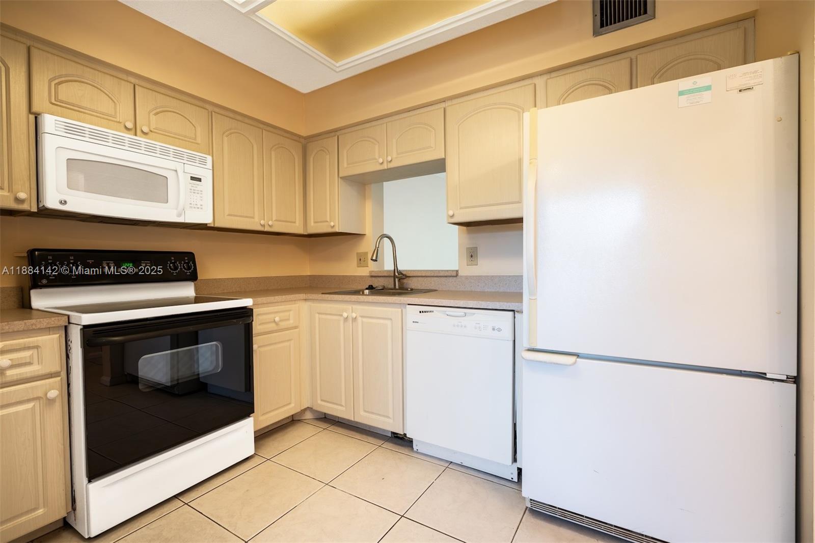 PALM LAKES CONDO - Residential
