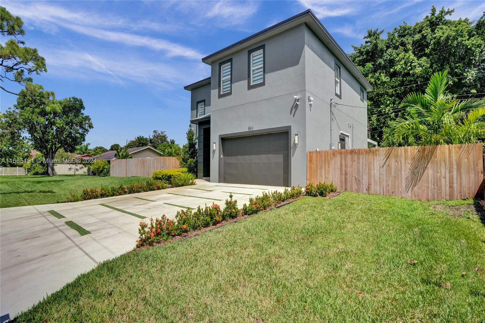 4593 Meadow Green Trl