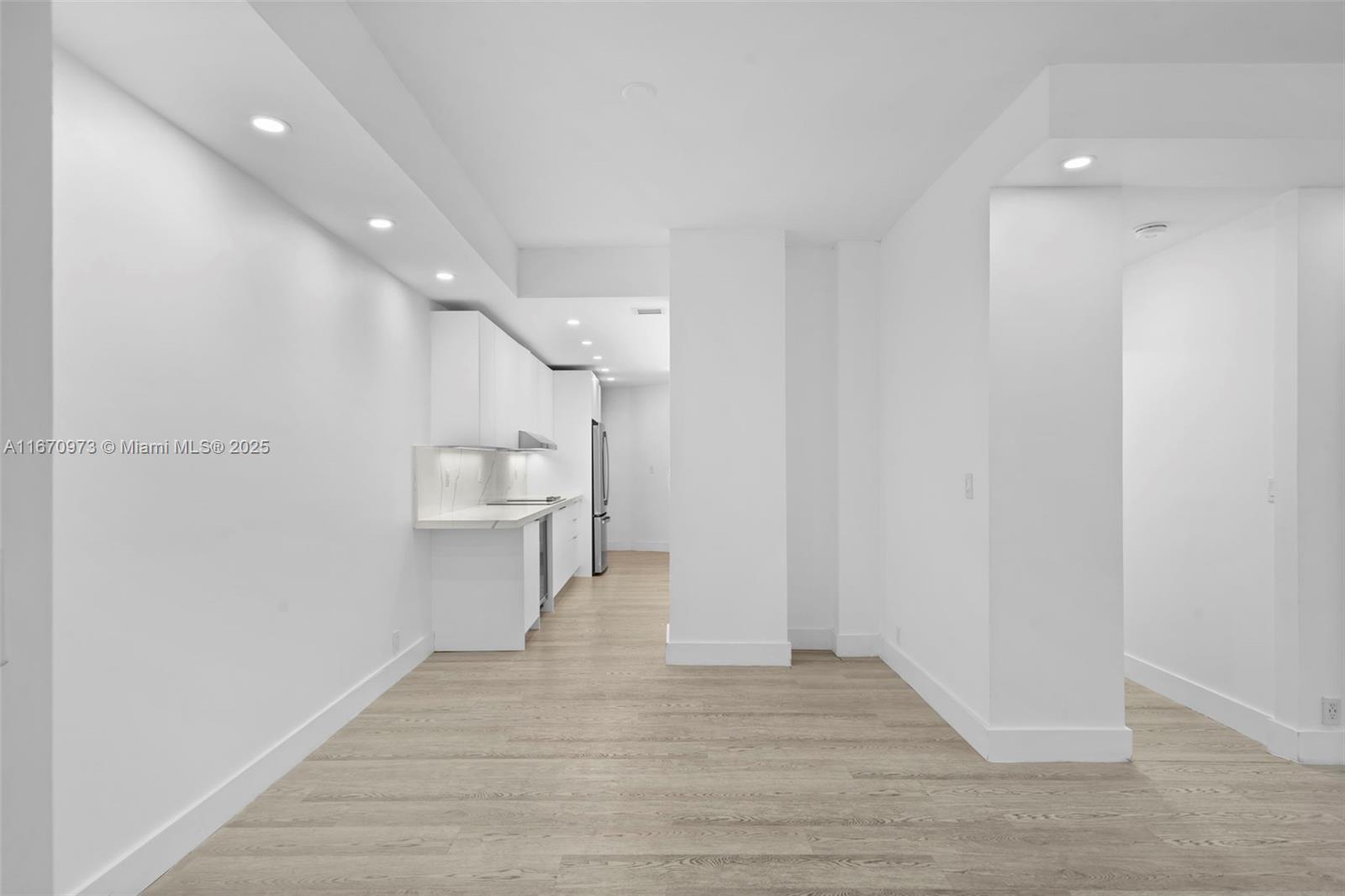 TOWERS OF KEY BISCAYNE CO - Residential