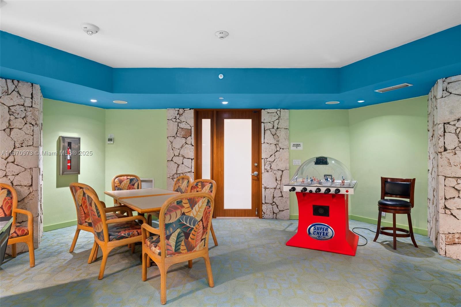 TOWERS OF KEY BISCAYNE CO - Residential