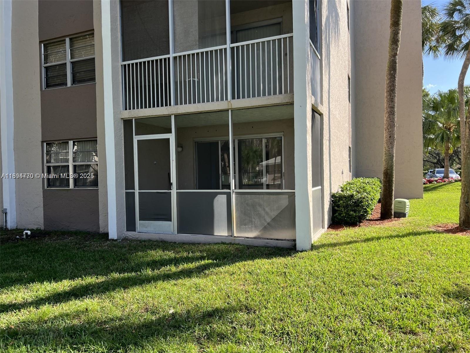 SHERWOOD SQUARE CONDOMINI - Residential Lease