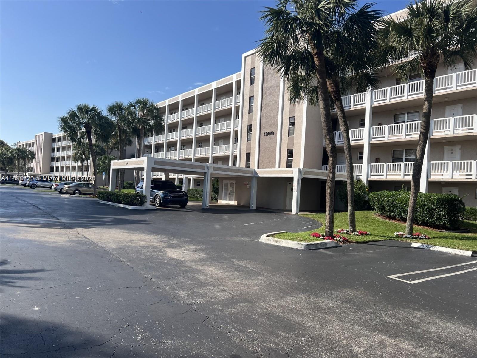 SHERWOOD SQUARE CONDOMINI - Residential Lease