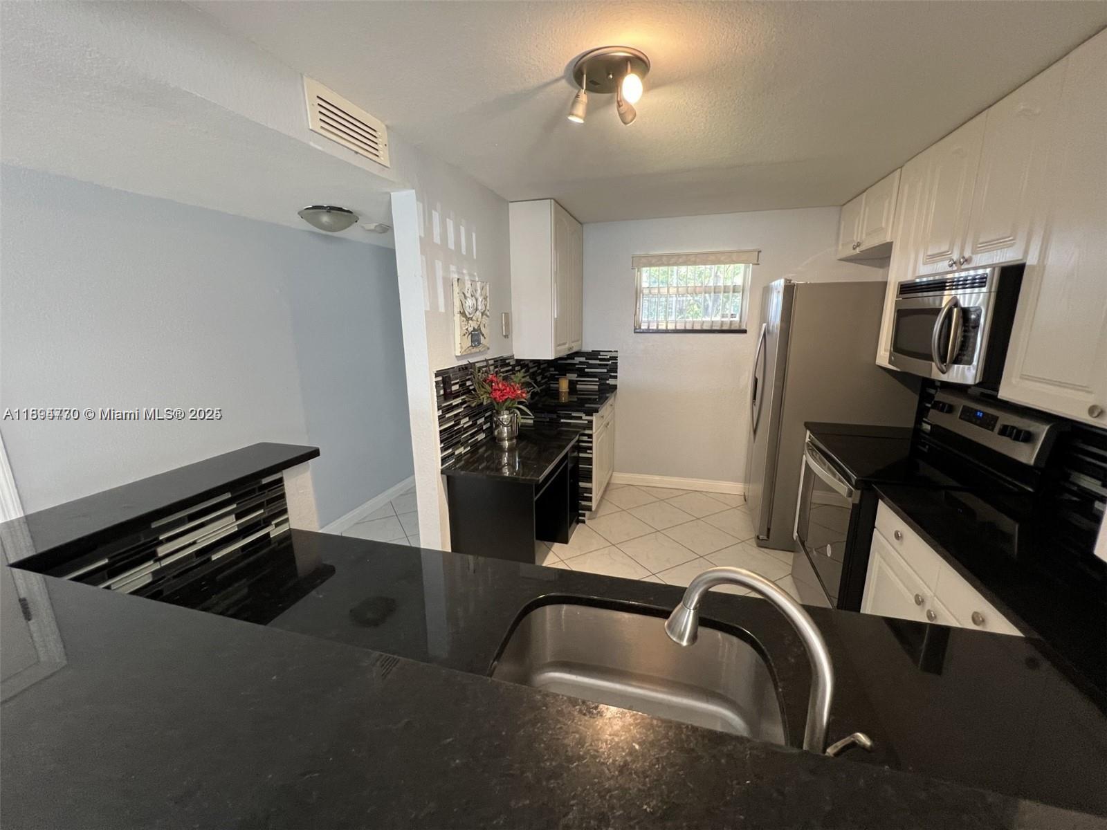 SHERWOOD SQUARE CONDOMINI - Residential Lease
