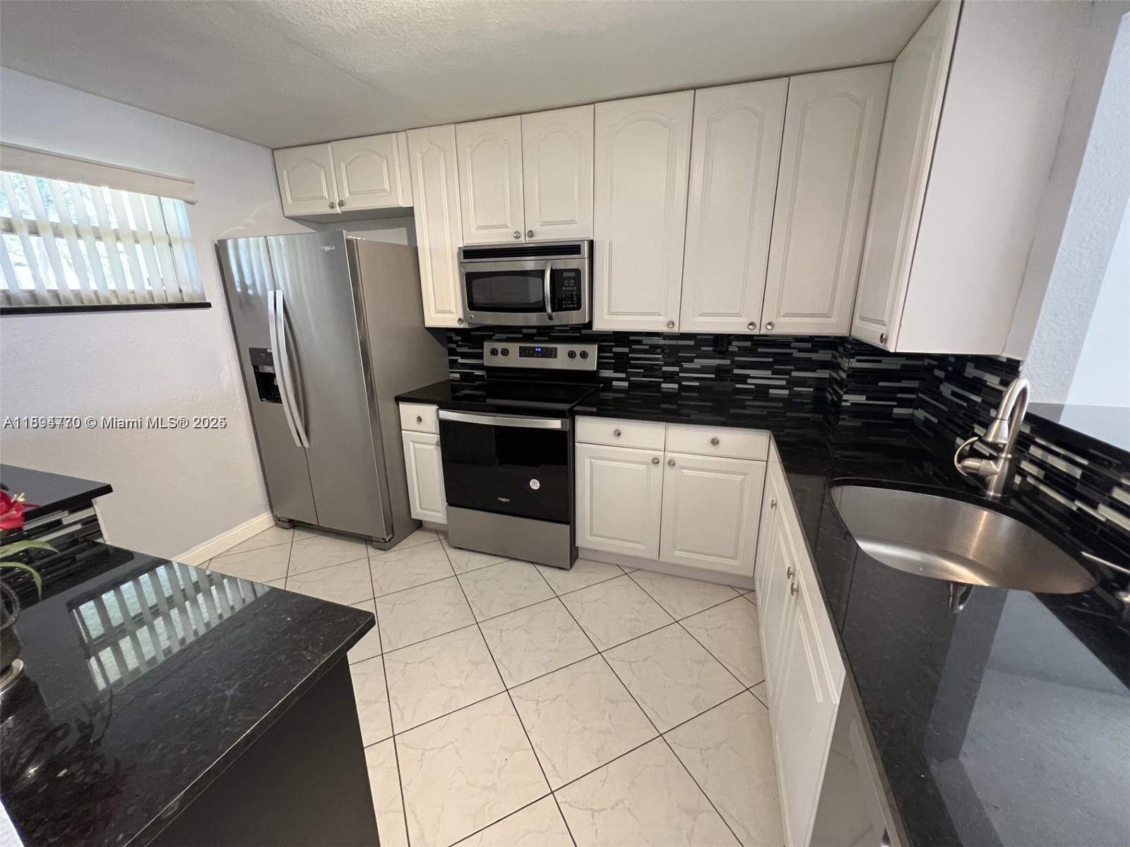 SHERWOOD SQUARE CONDOMINI - Residential Lease