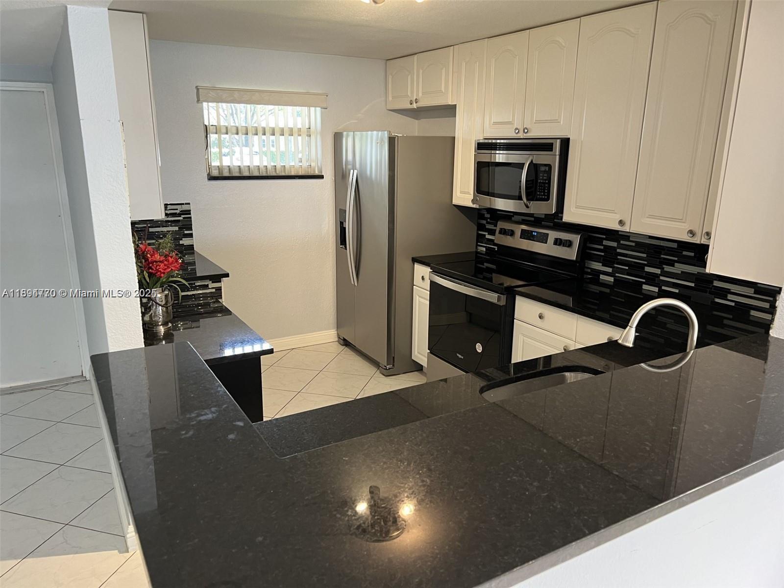 SHERWOOD SQUARE CONDOMINI - Residential Lease