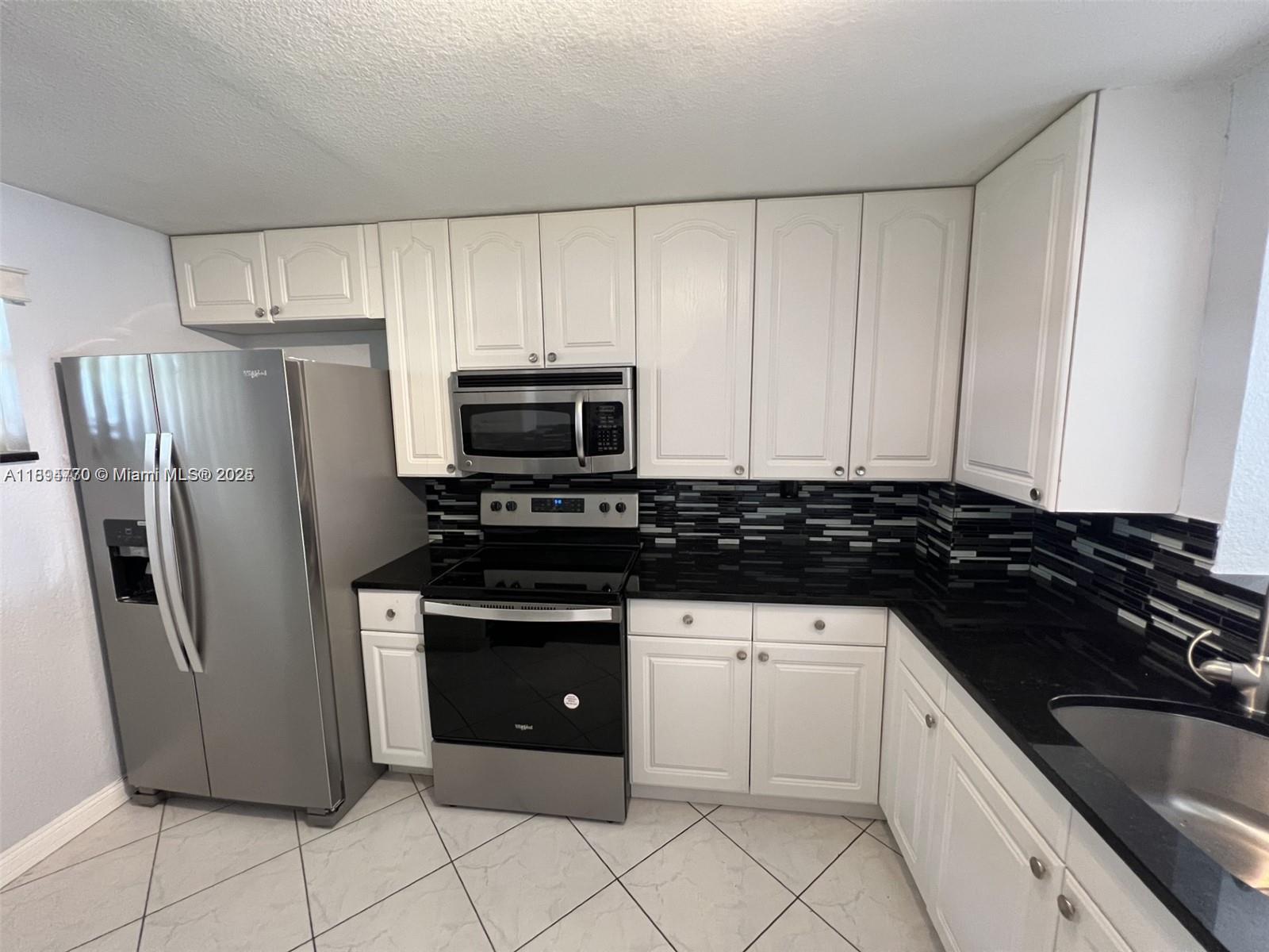 SHERWOOD SQUARE CONDOMINI - Residential Lease
