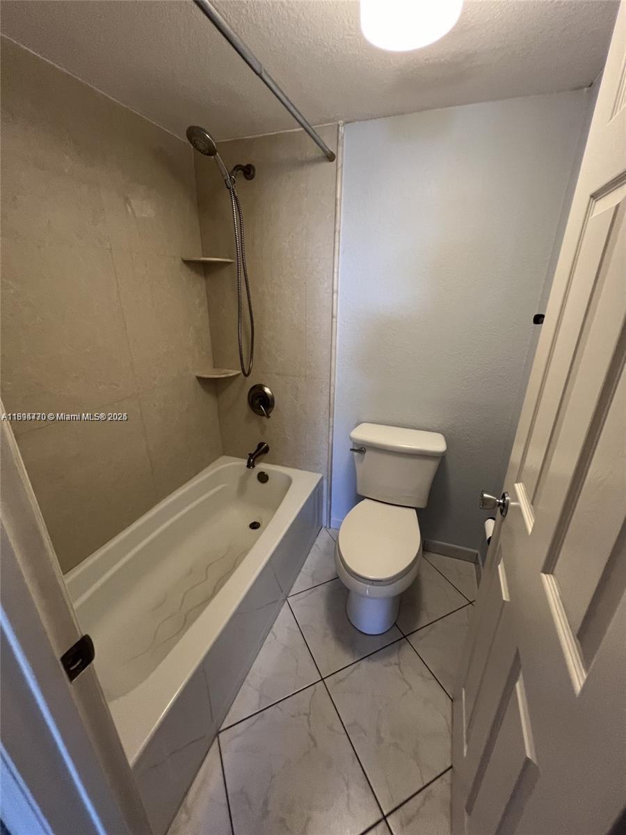 SHERWOOD SQUARE CONDOMINI - Residential Lease