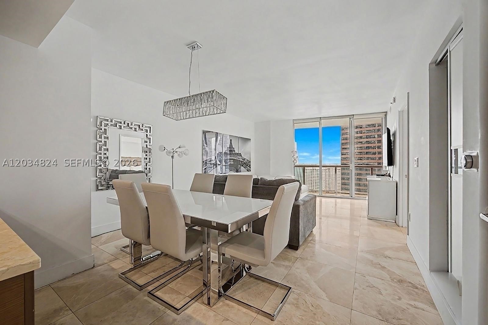 485 Brickell Ave 2009 - Image 1