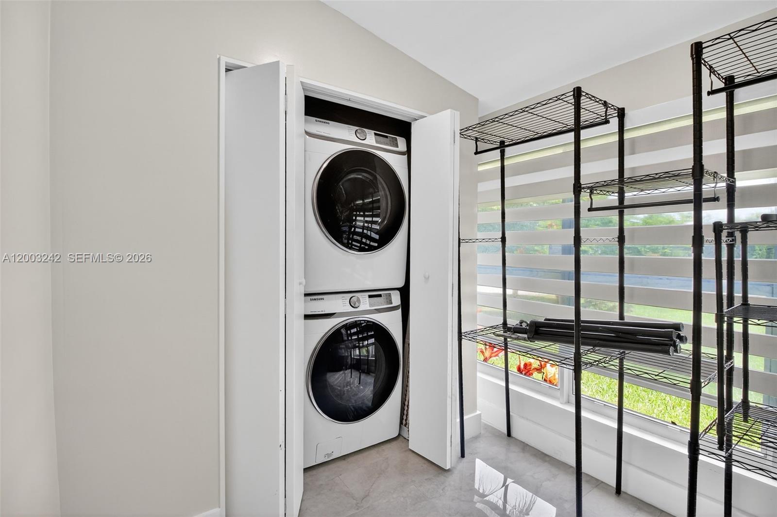 TWIN LAKES MANOR SUB CORR - Residential Lease