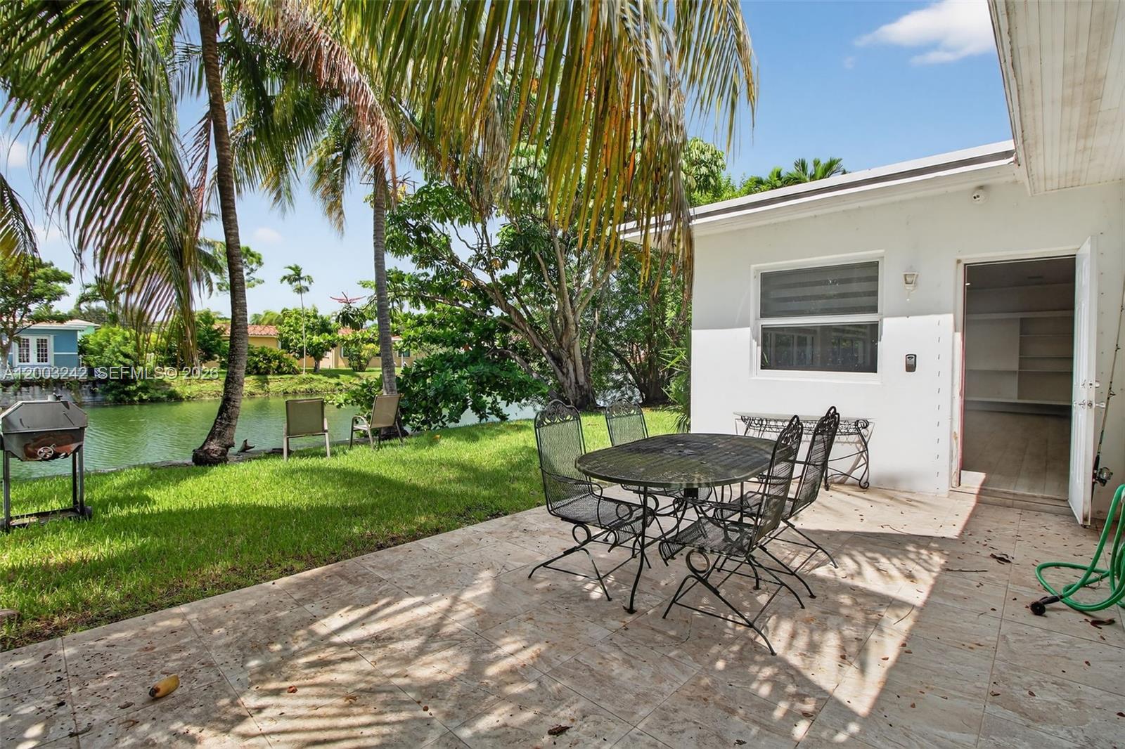 TWIN LAKES MANOR SUB CORR - Residential Lease