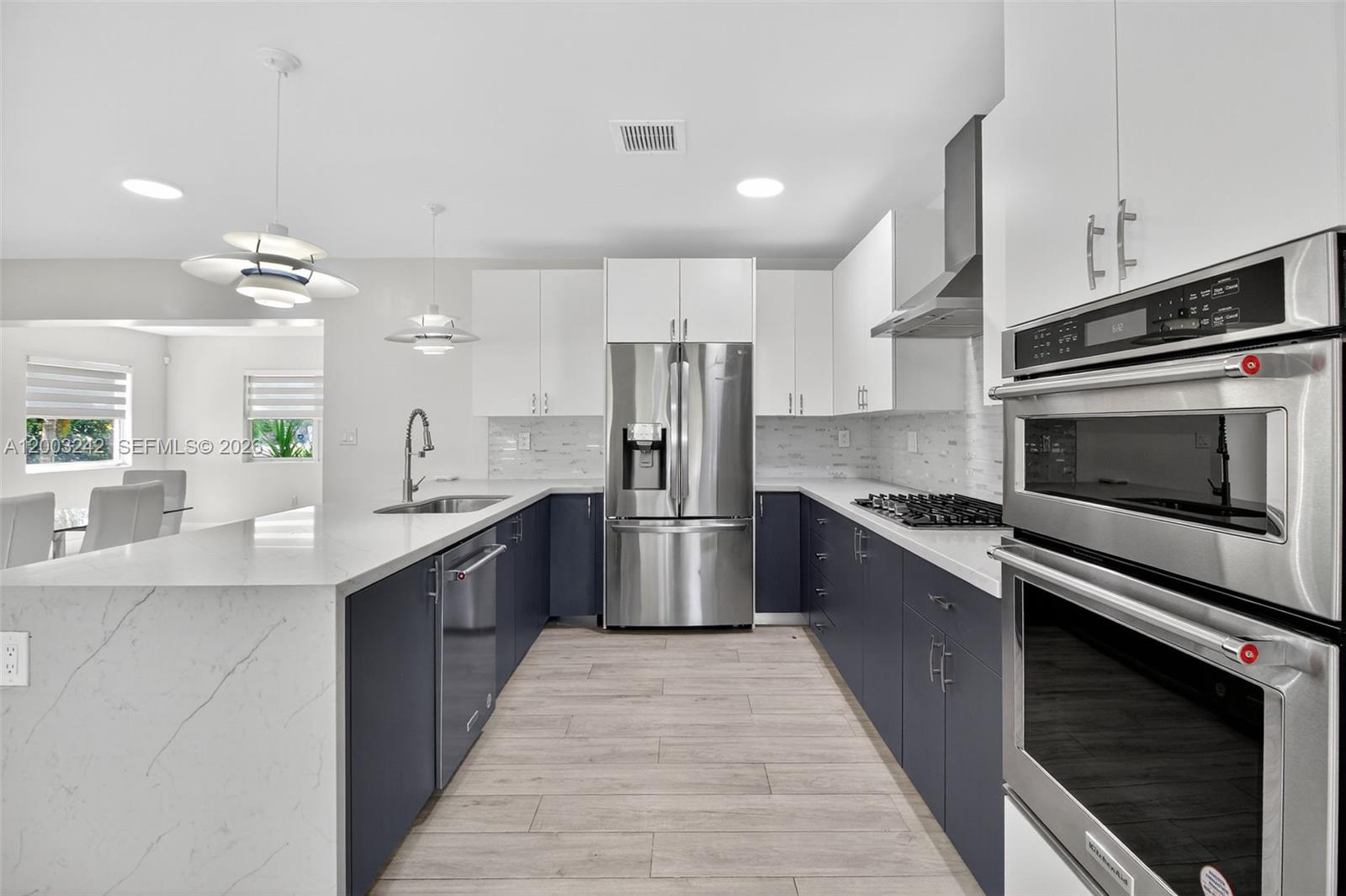 TWIN LAKES MANOR SUB CORR - Residential Lease