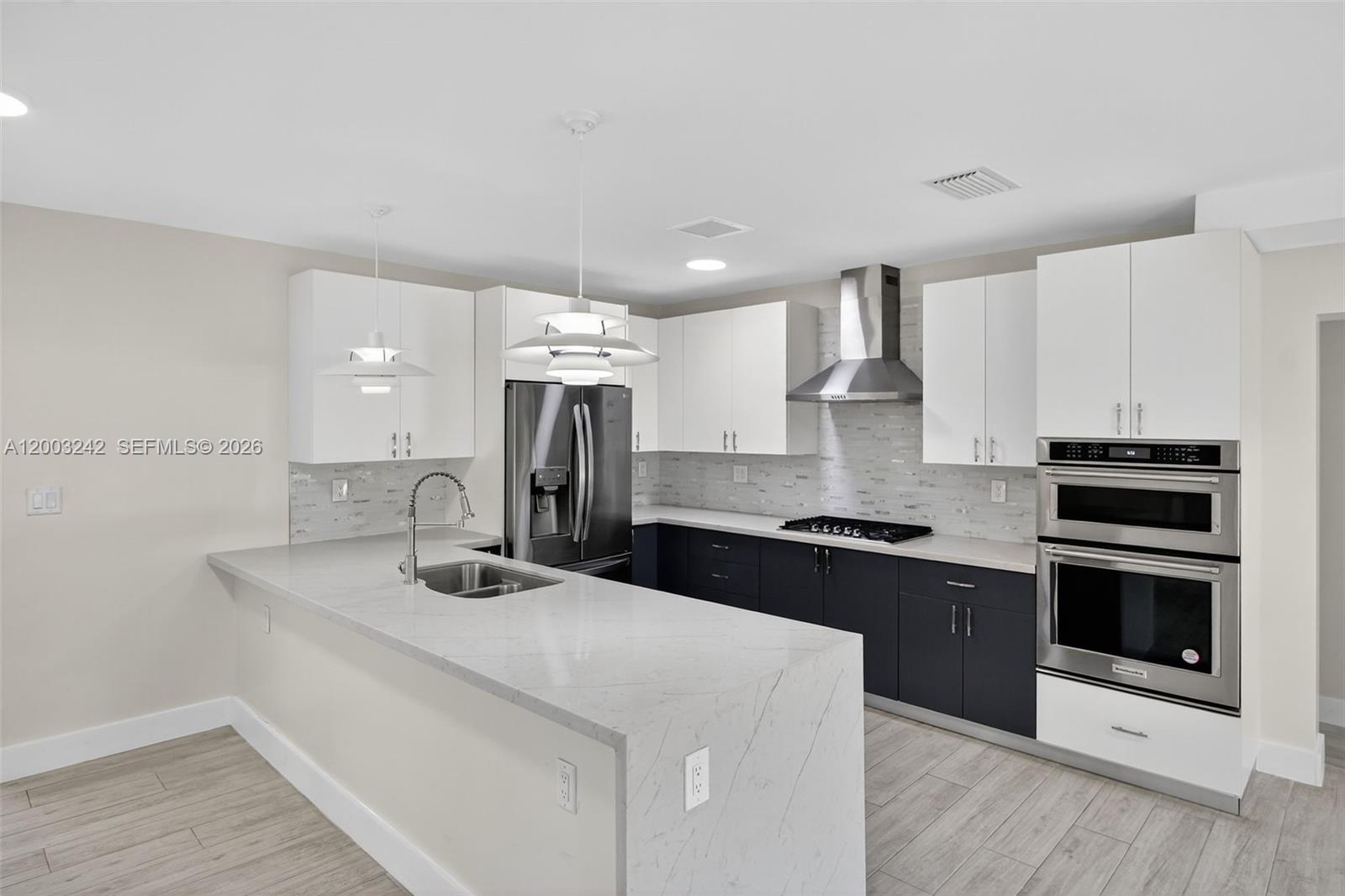 TWIN LAKES MANOR SUB CORR - Residential Lease