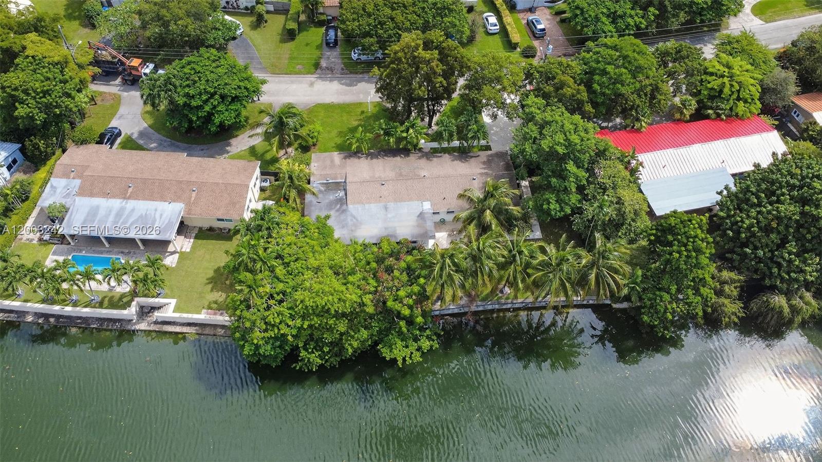 TWIN LAKES MANOR SUB CORR - Residential Lease