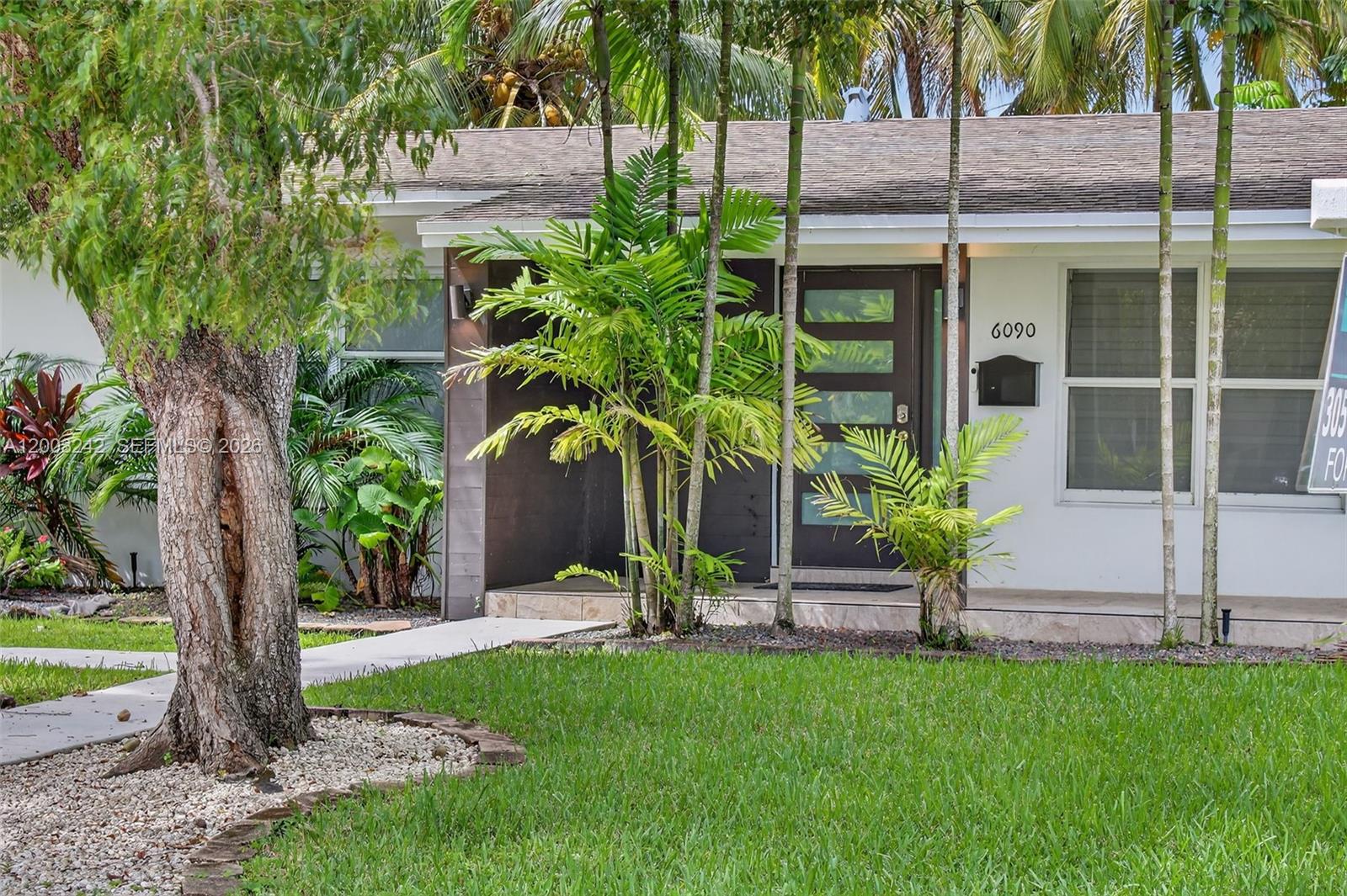 TWIN LAKES MANOR SUB CORR - Residential Lease