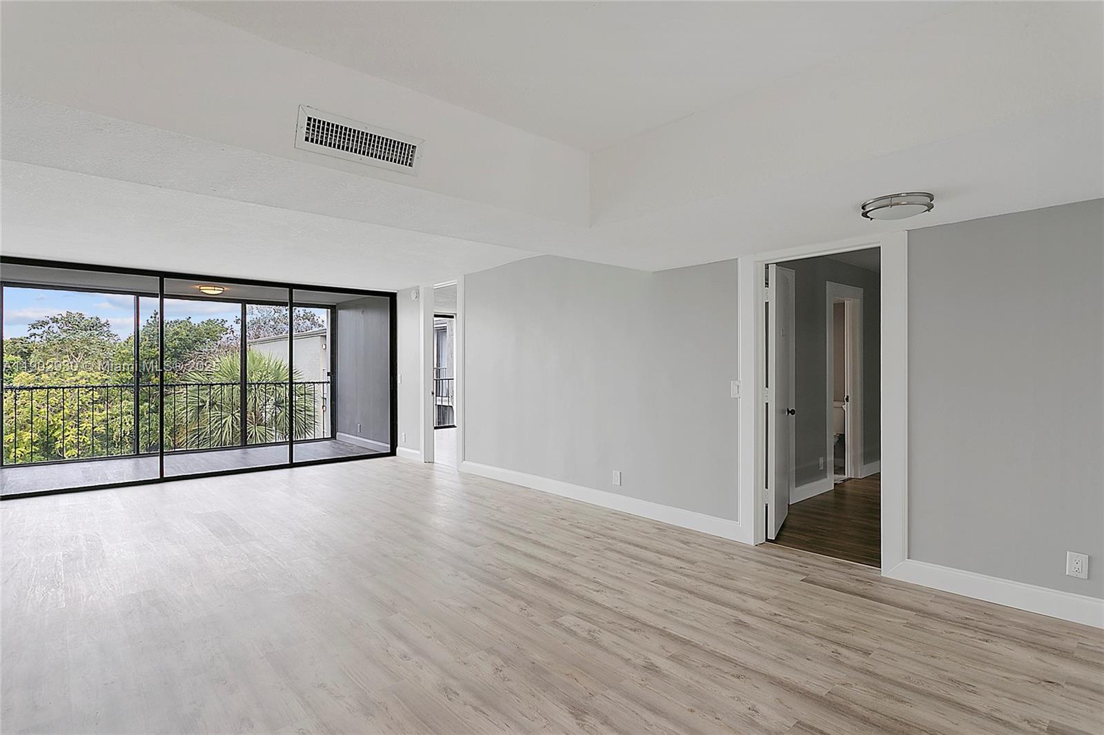 CORINTHIAN GARDENS INC CO - Residential Lease