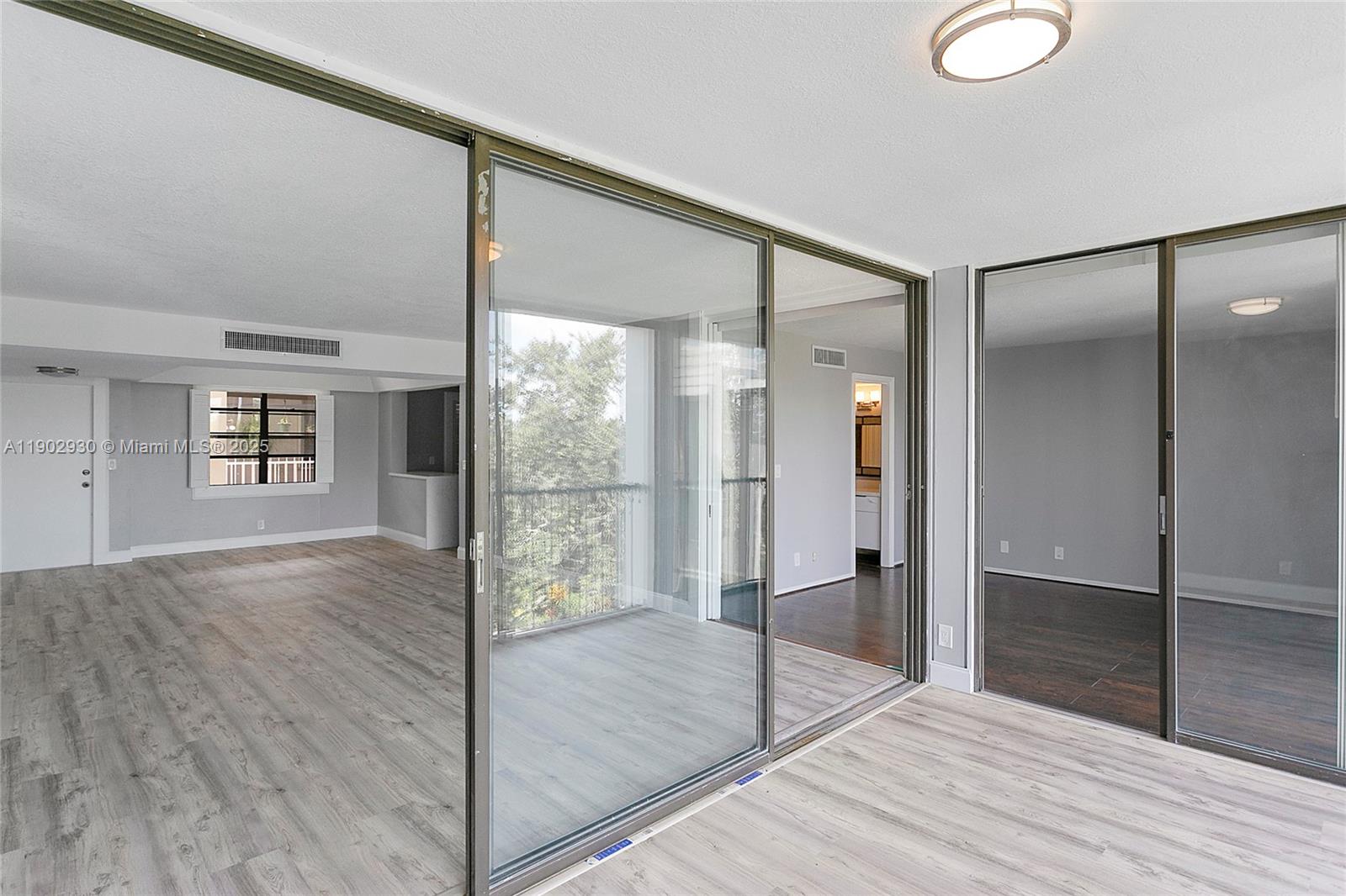 CORINTHIAN GARDENS INC CO - Residential Lease