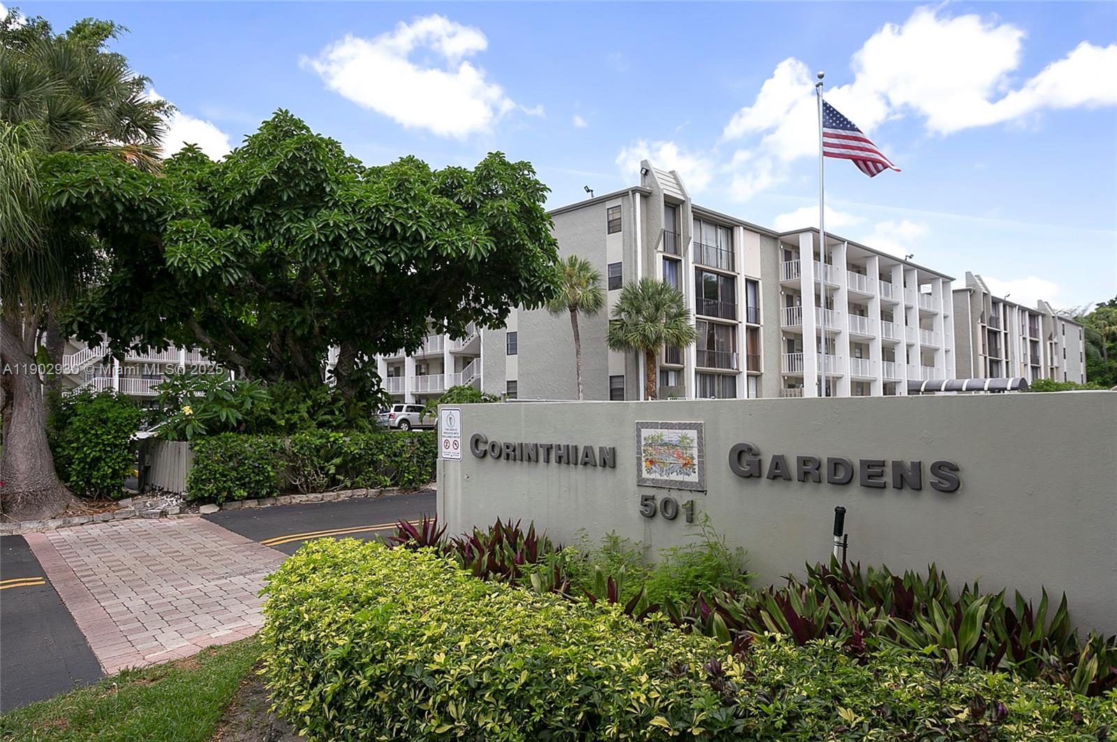 CORINTHIAN GARDENS INC CO - Residential Lease