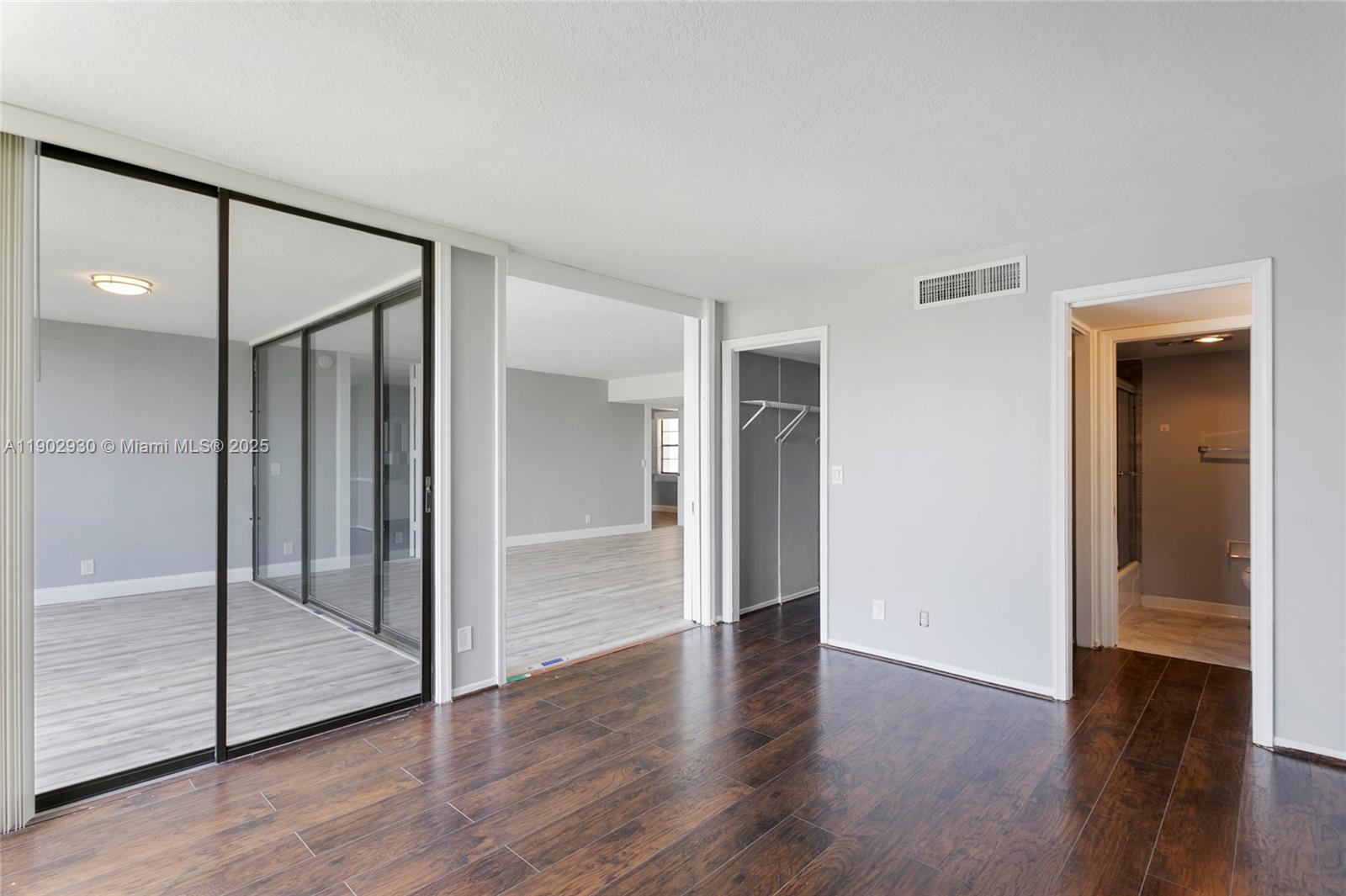 CORINTHIAN GARDENS INC CO - Residential Lease