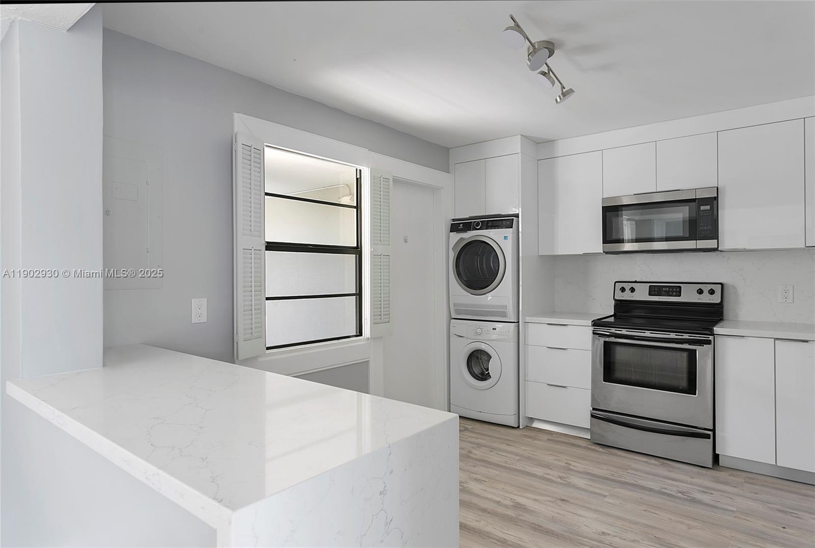 CORINTHIAN GARDENS INC CO - Residential Lease