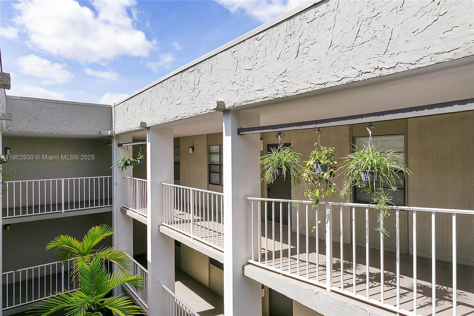 CORINTHIAN GARDENS INC CO - Residential Lease