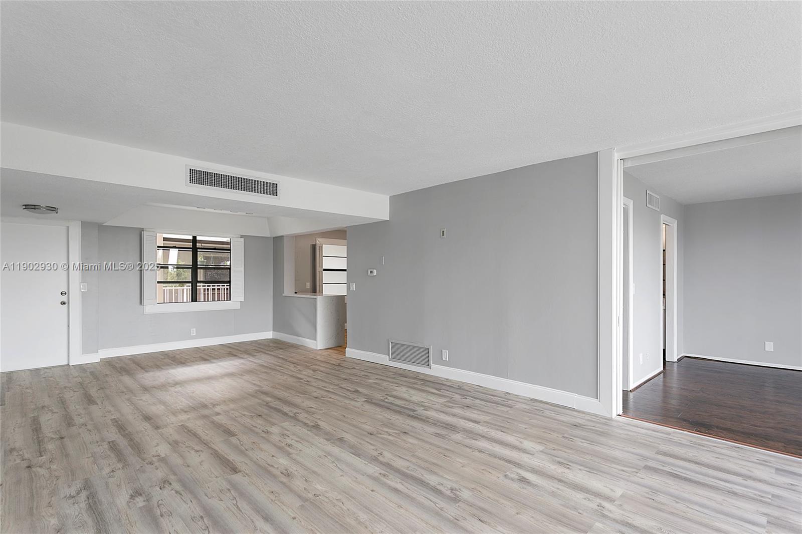 CORINTHIAN GARDENS INC CO - Residential Lease