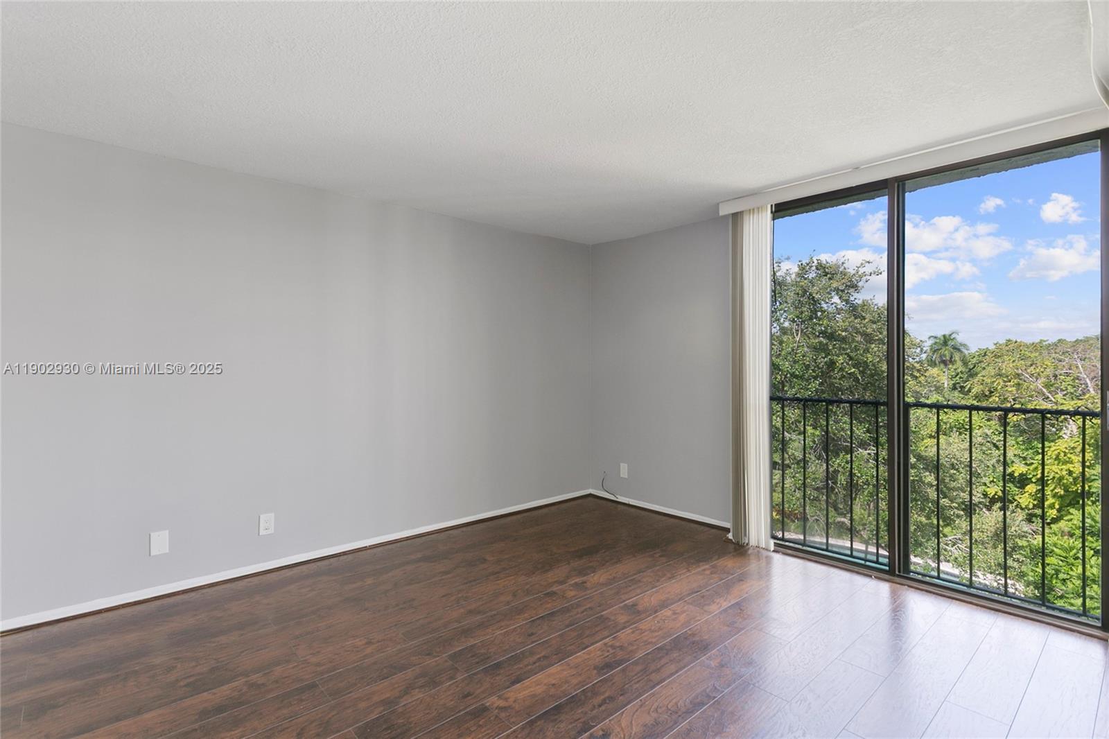 CORINTHIAN GARDENS INC CO - Residential Lease