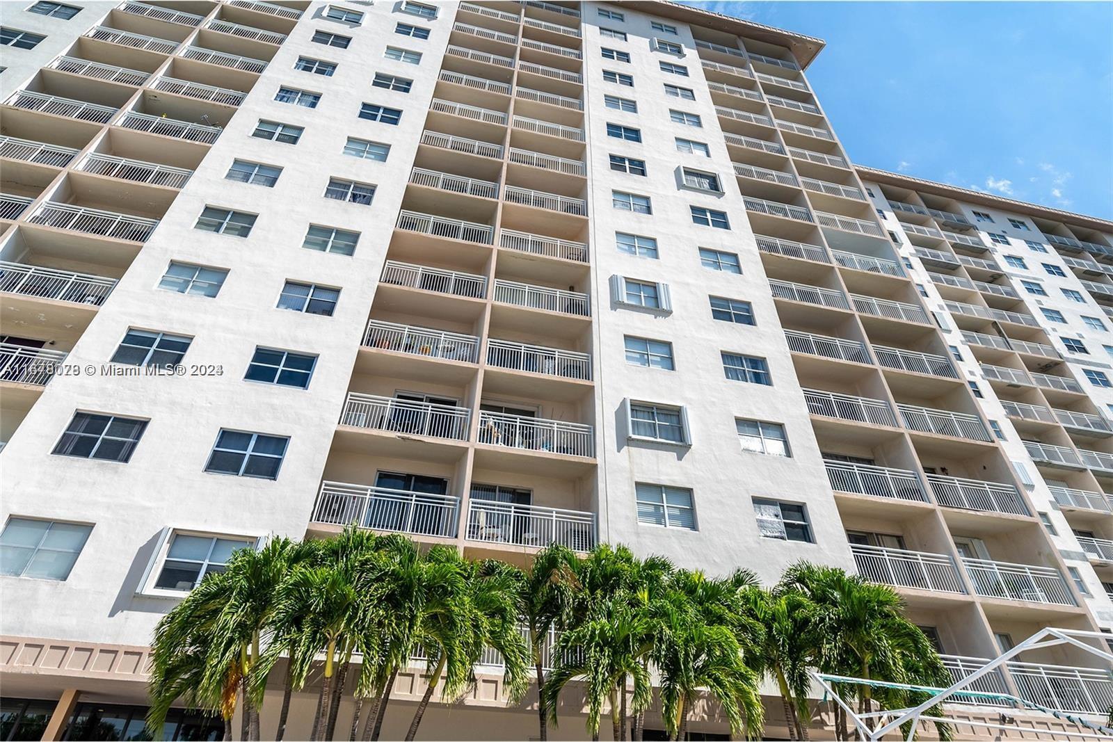 Rental Property at 400 Kings Point Dr 426, Sunny Isles Beach, Miami-Dade County, Florida - Bedrooms: 1 
Bathrooms: 1  - $1,800 MO.