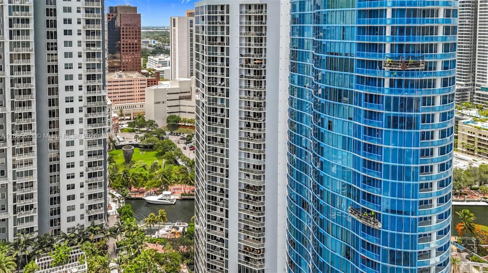 LAS OLAS RIVER HOUSE COND - Residential