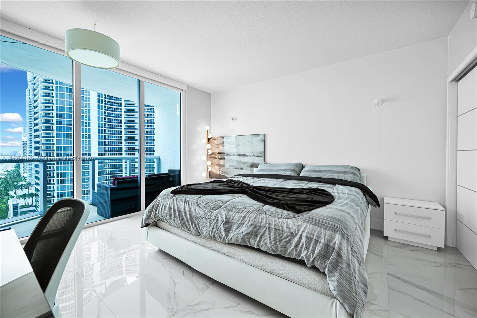 SOLE CONDO - Residential