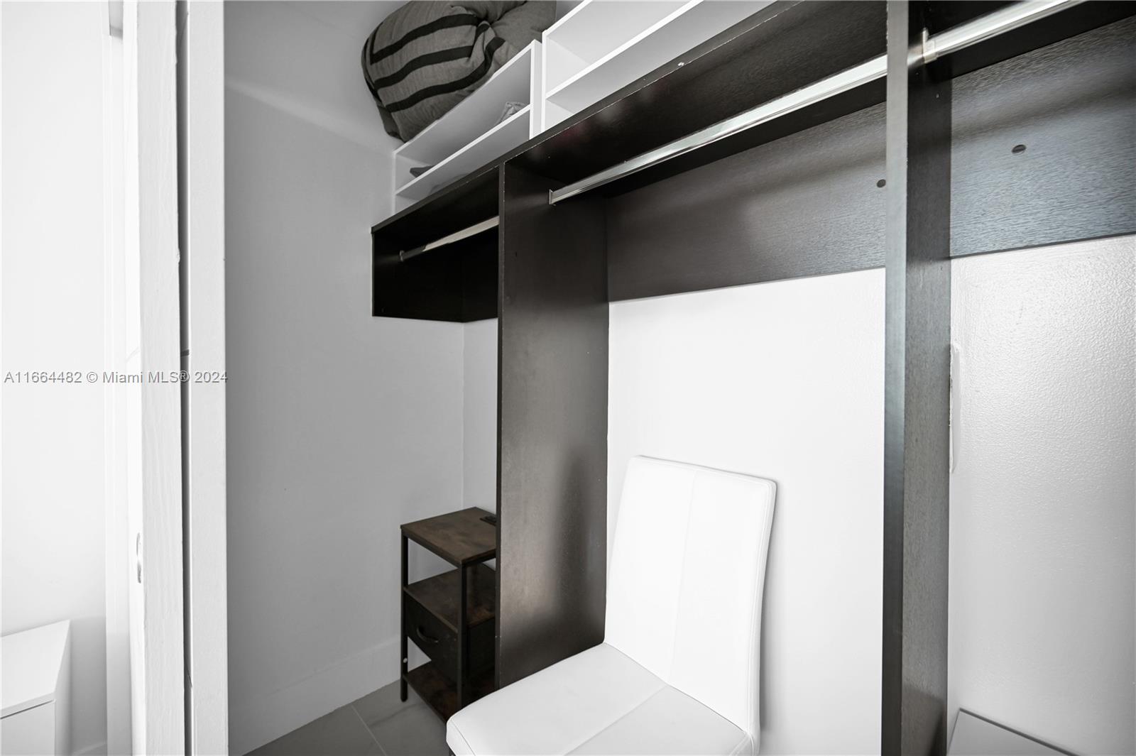 SOLE CONDO - Residential