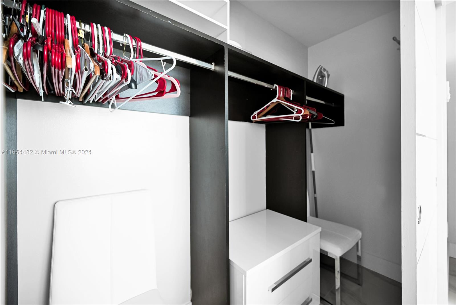 SOLE CONDO - Residential