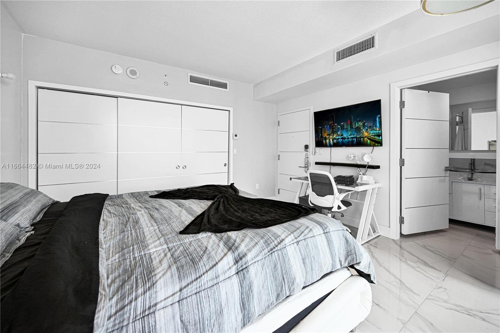 SOLE CONDO - Residential