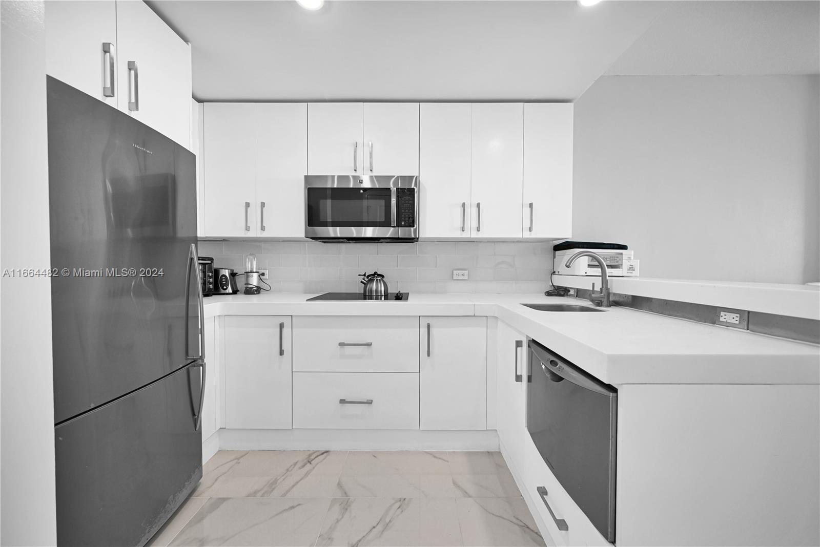 SOLE CONDO - Residential
