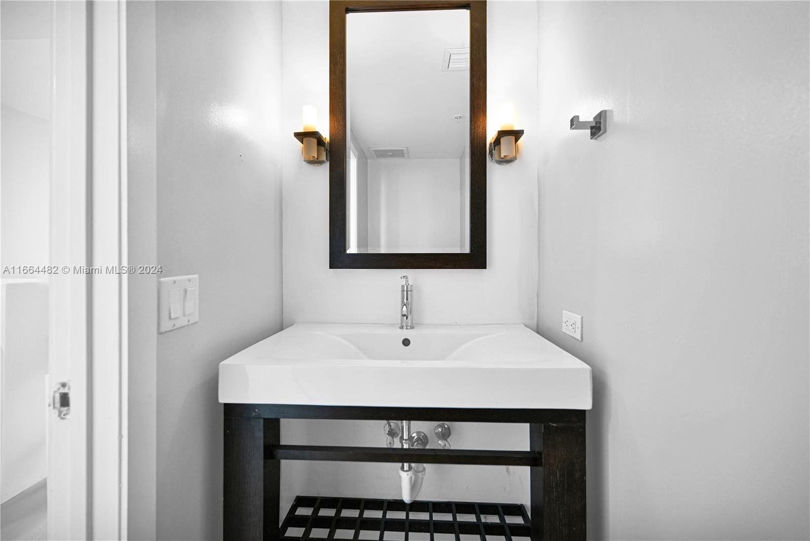 SOLE CONDO - Residential