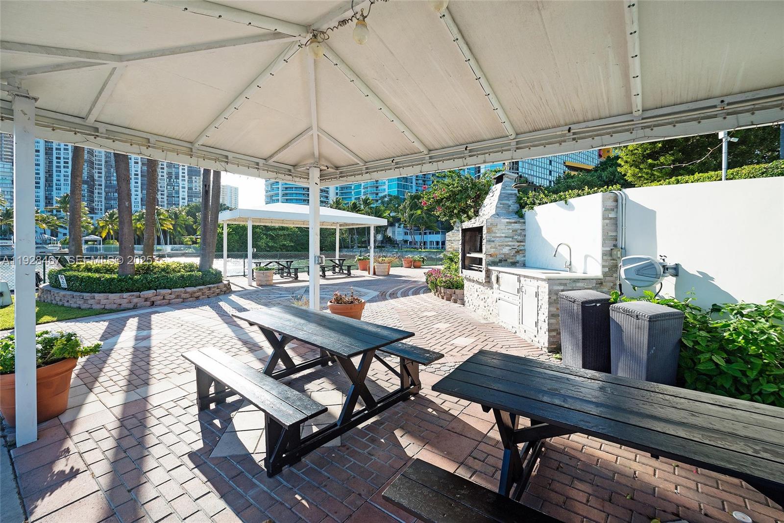 BRICKELL PLACE CONDO - Residential