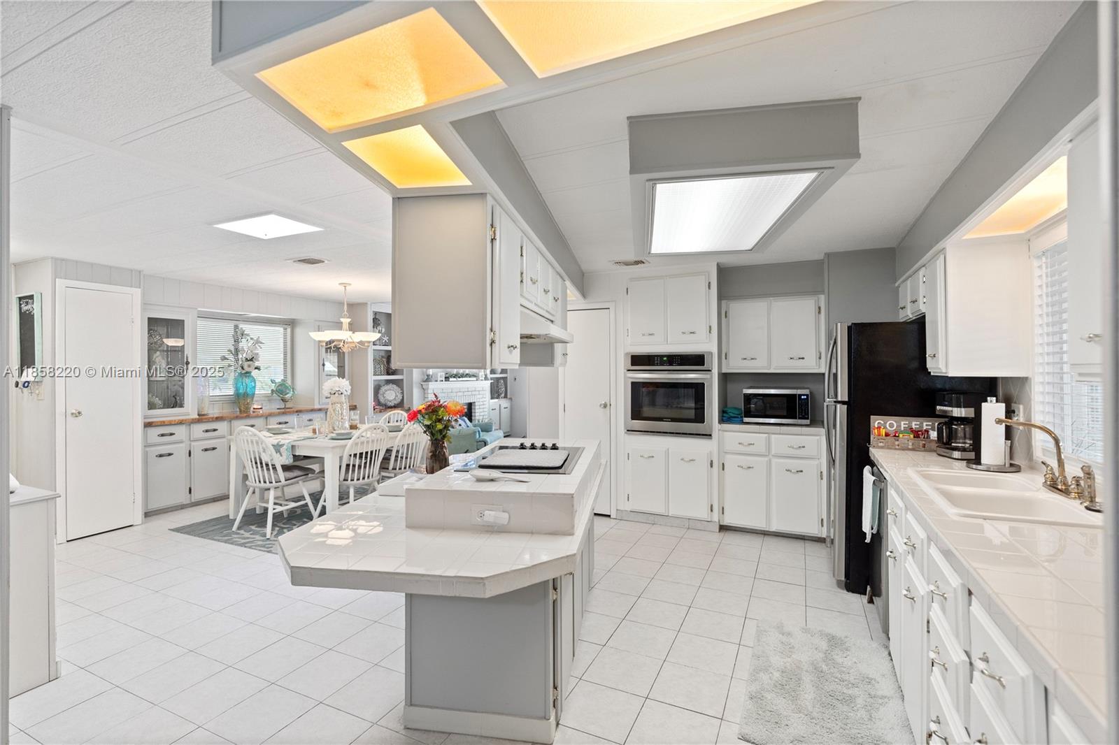 HIGHLAND MEADOWS ESTATES - Residential Lease