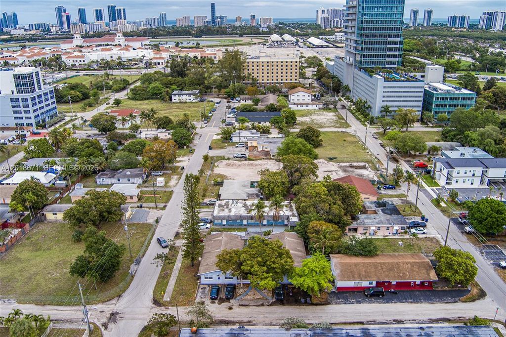 Photo of 923 SE 2nd Ave #4, Hallandale Beach, FL 33009 (MLS # A12018671)