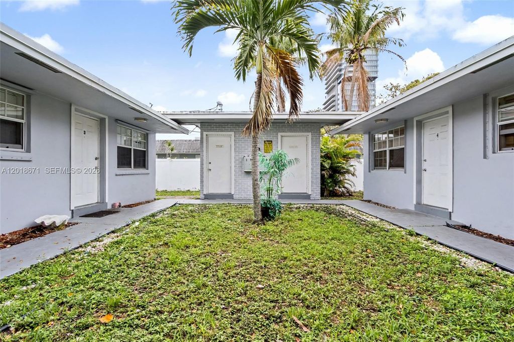 Photo of 923 SE 2nd Ave #4, Hallandale Beach, FL 33009 (MLS # A12018671)