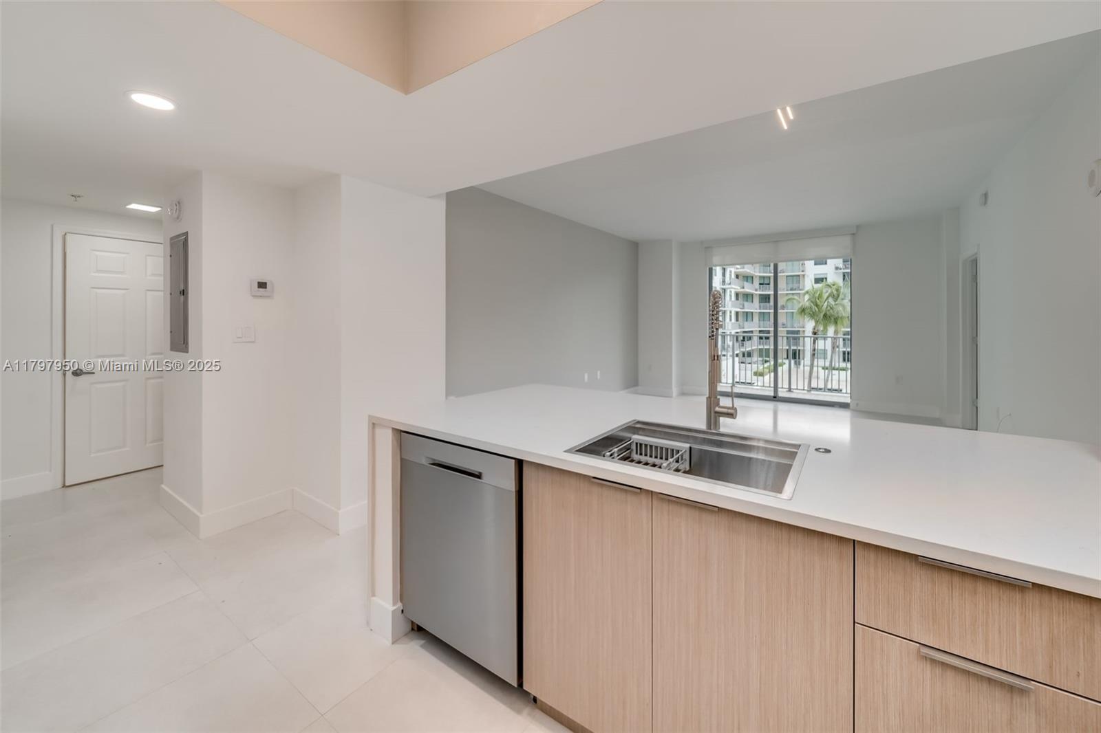 140 S Dixie Hwy 604, Hollywood, Broward County, Florida - 2 Bedrooms  
2 Bathrooms - 