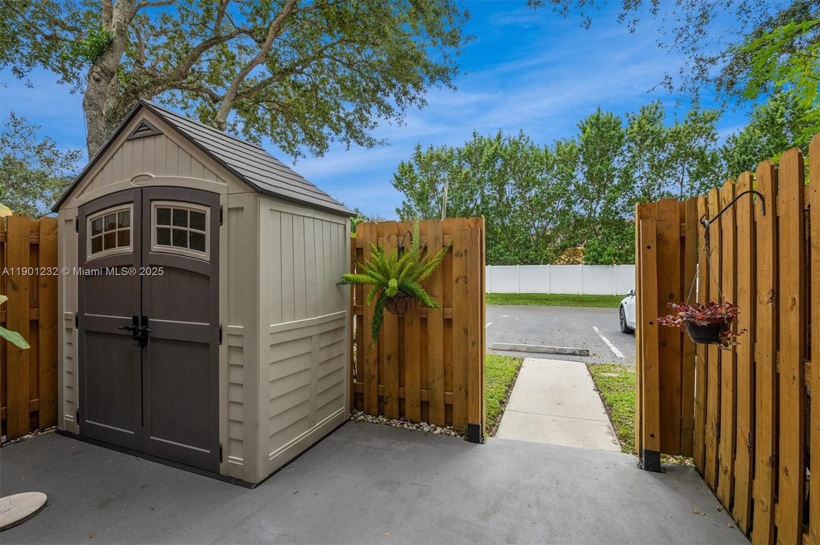 SADDLE-UP PLAT - Residential
