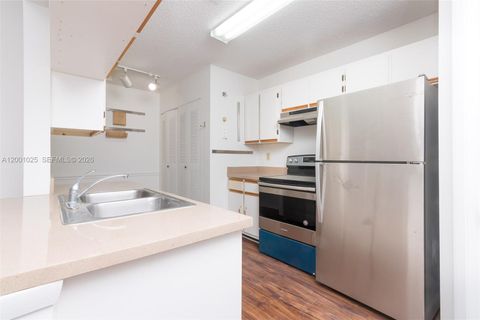 18310 NW 68th Ave L Hialeah FL 33015