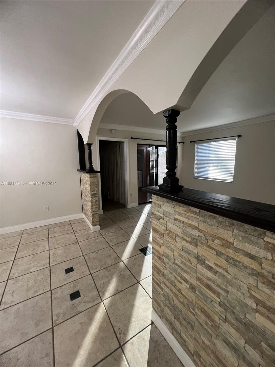 BANYAN TREE CONDO 8 - Residential Lease