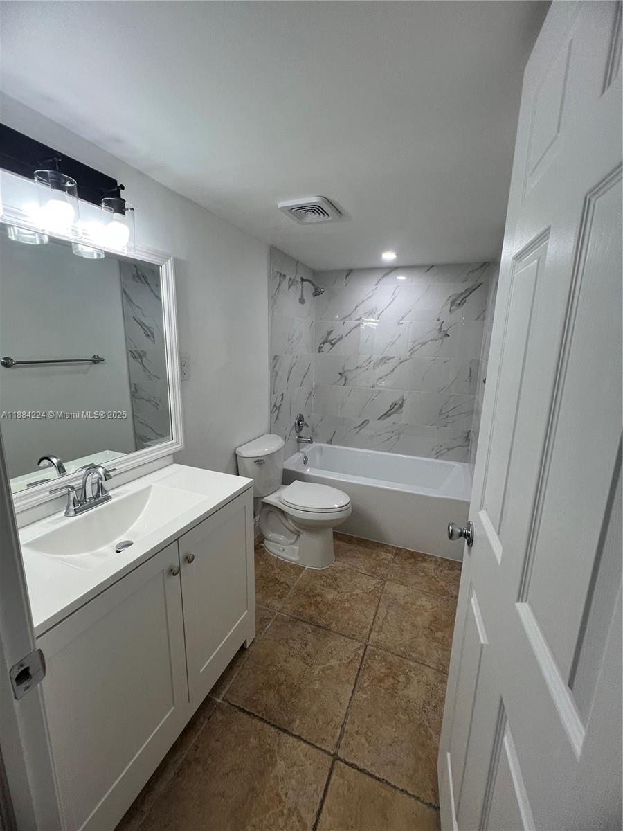BANYAN TREE CONDO 8 - Residential Lease