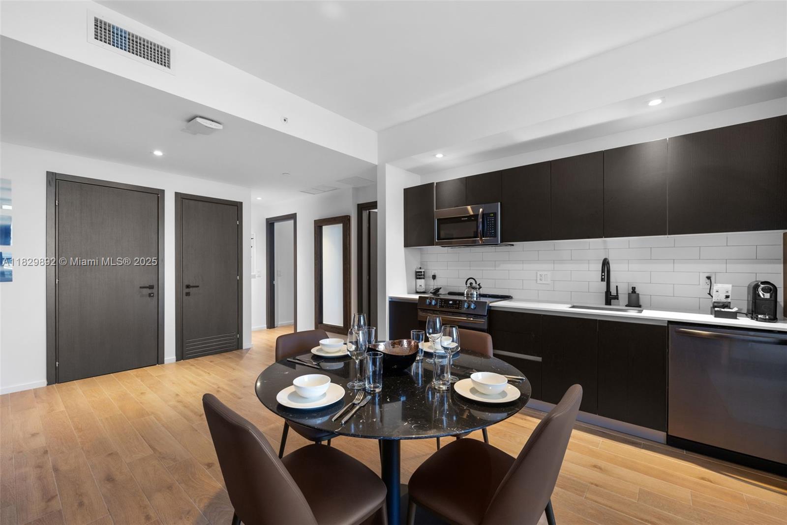 MAP OF MIAMI DADE CO. FL. - Residential Lease