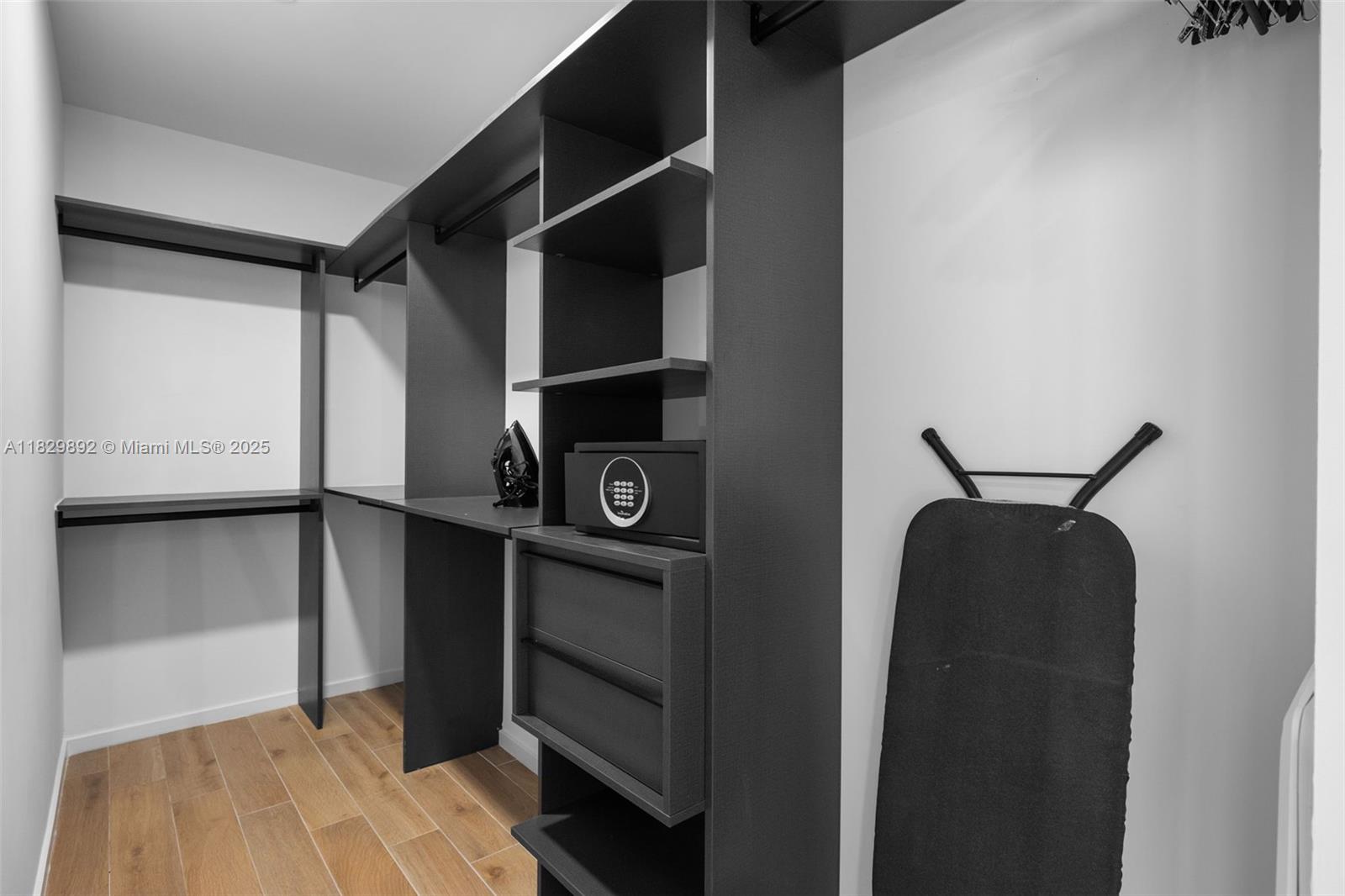 MAP OF MIAMI DADE CO. FL. - Residential Lease