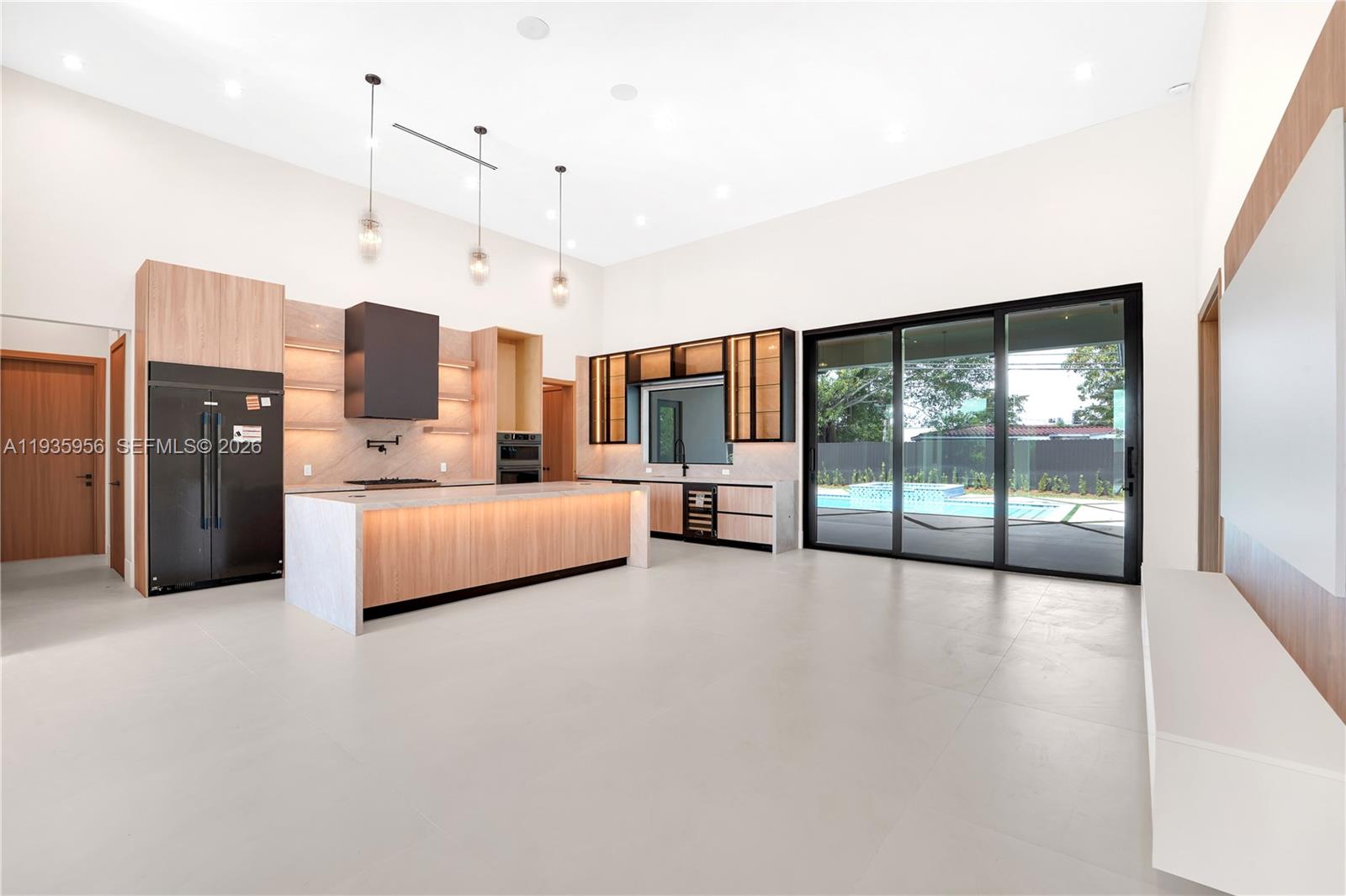 BREEZEVIEW MANORS - Residential