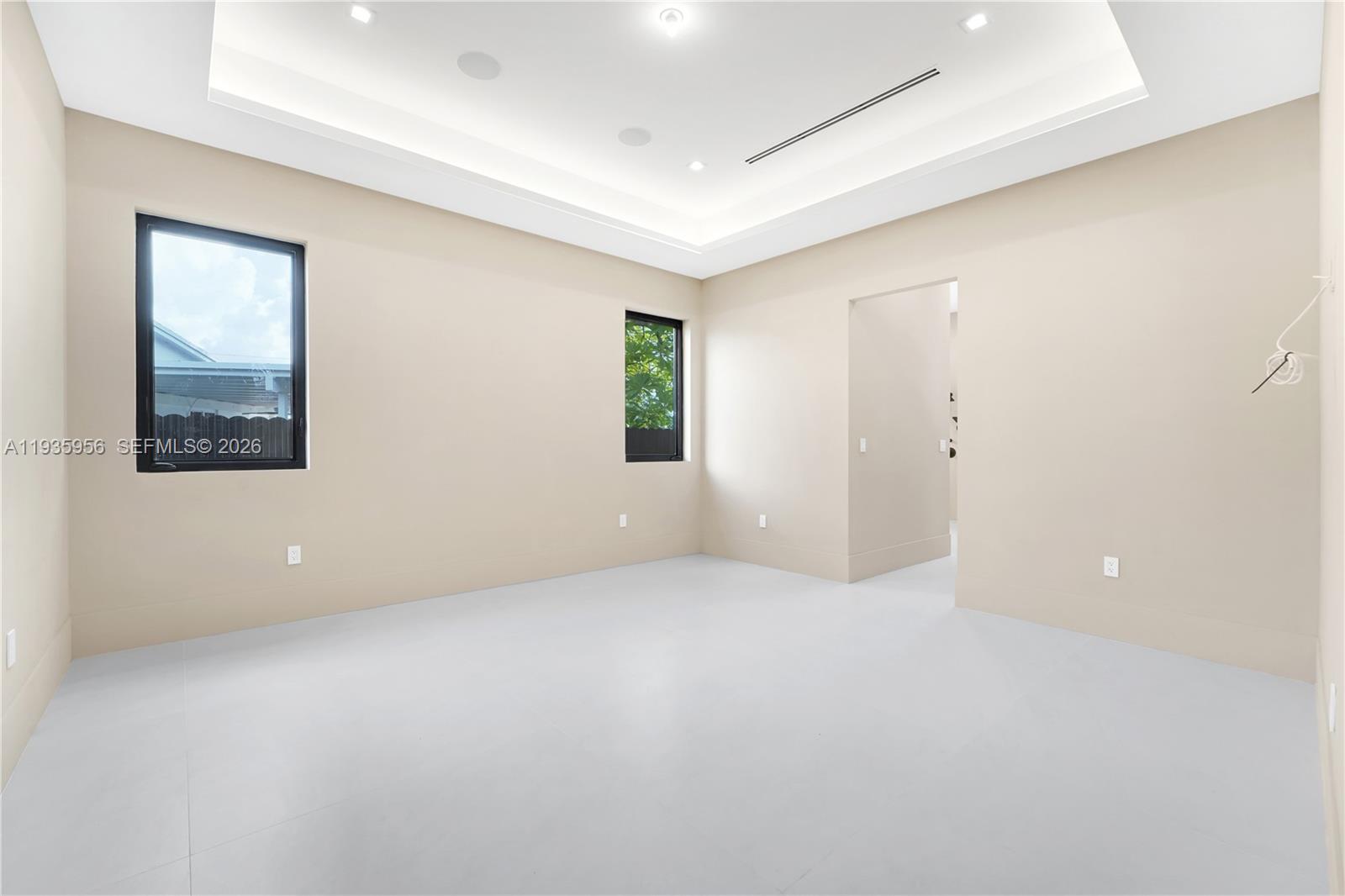 BREEZEVIEW MANORS - Residential