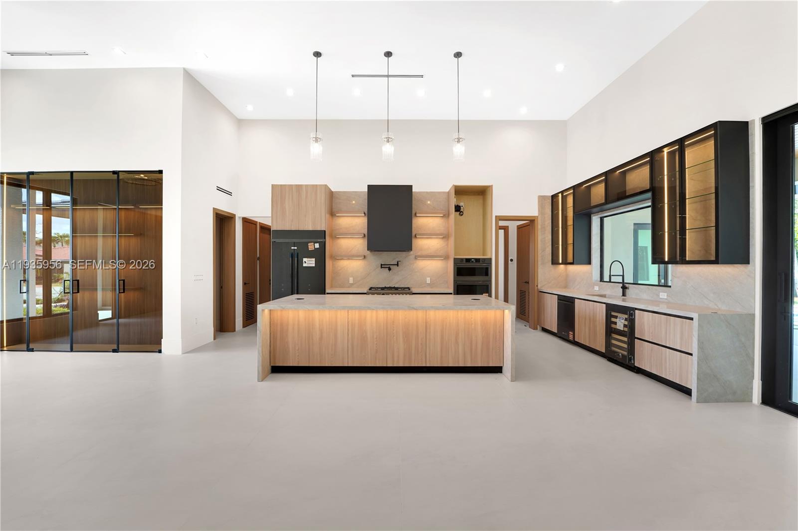 BREEZEVIEW MANORS - Residential